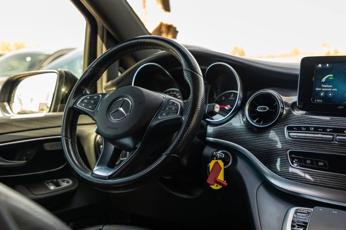 Mercedes-Benz V-Klasse Mercedes-Benz V-klasse 300d Lang DC Edition I Marcopolo I Schuifdeur Links I Leder I Apple CarPlay I Nieuwstaat
