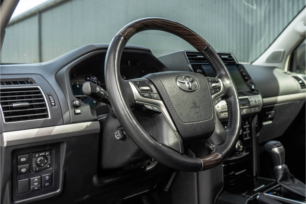 Toyota Land Cruiser Toyota Land Cruiser 2.8D-4D | 204 PK | 4X4 | Vol Opties | Automaat | Luchtvering | 360° camera | Adapt.Cruise | Stoelverw. & -koeling | LED