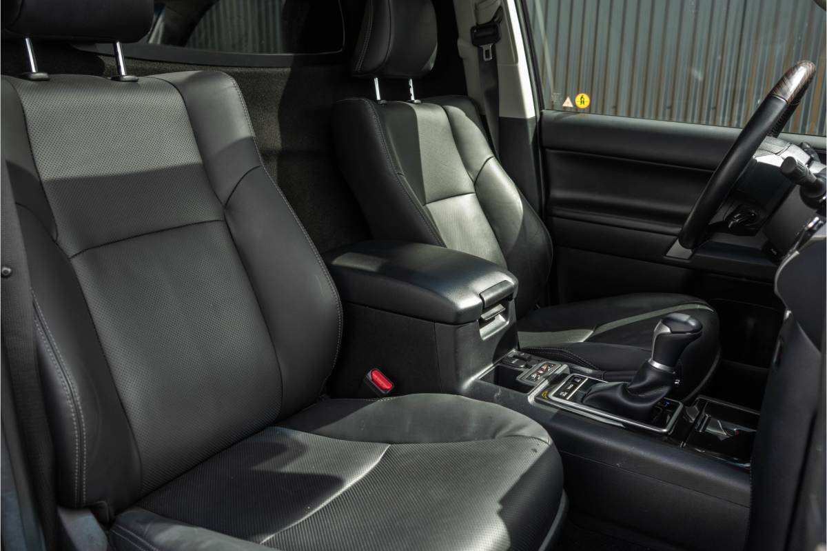 Toyota Land Cruiser Toyota Land Cruiser 2.8D-4D | 204 PK | 4X4 | Vol Opties | Automaat | Luchtvering | 360° camera | Adapt.Cruise | Stoelverw. & -koeling | LED