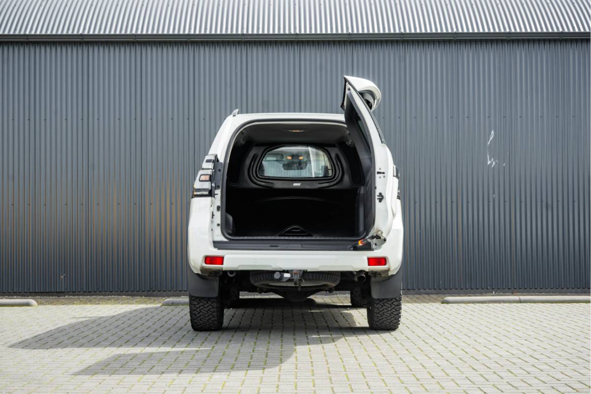 Toyota Land Cruiser Toyota Land Cruiser 2.8D-4D | 204 PK | 4X4 | Vol Opties | Automaat | Luchtvering | 360° camera | Adapt.Cruise | Stoelverw. & -koeling | LED