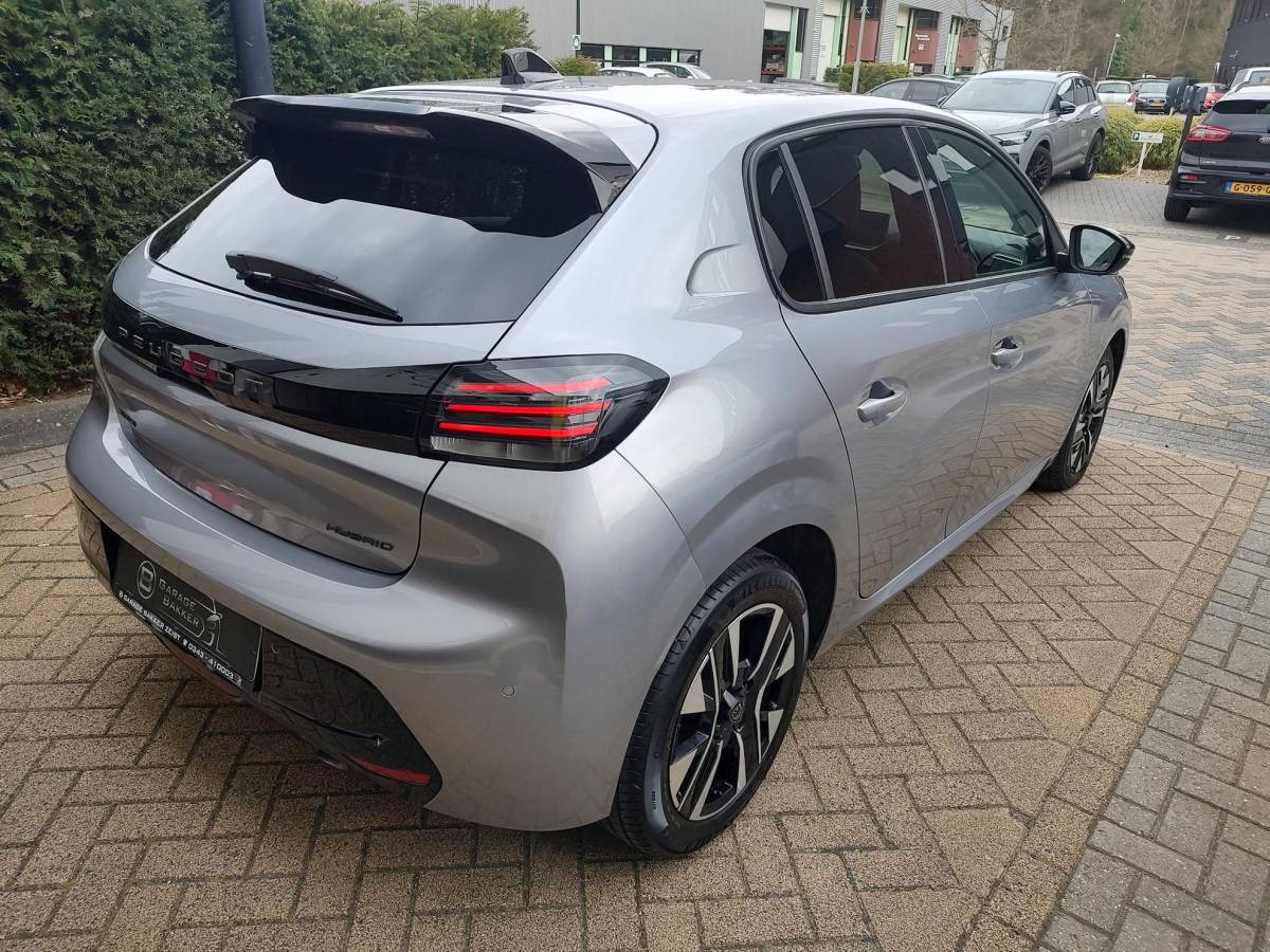 Peugeot 208 Peugeot 208 1.2 Hybrid 110 e-DCS6 Allure Automaat Carplay-Navigatie Led