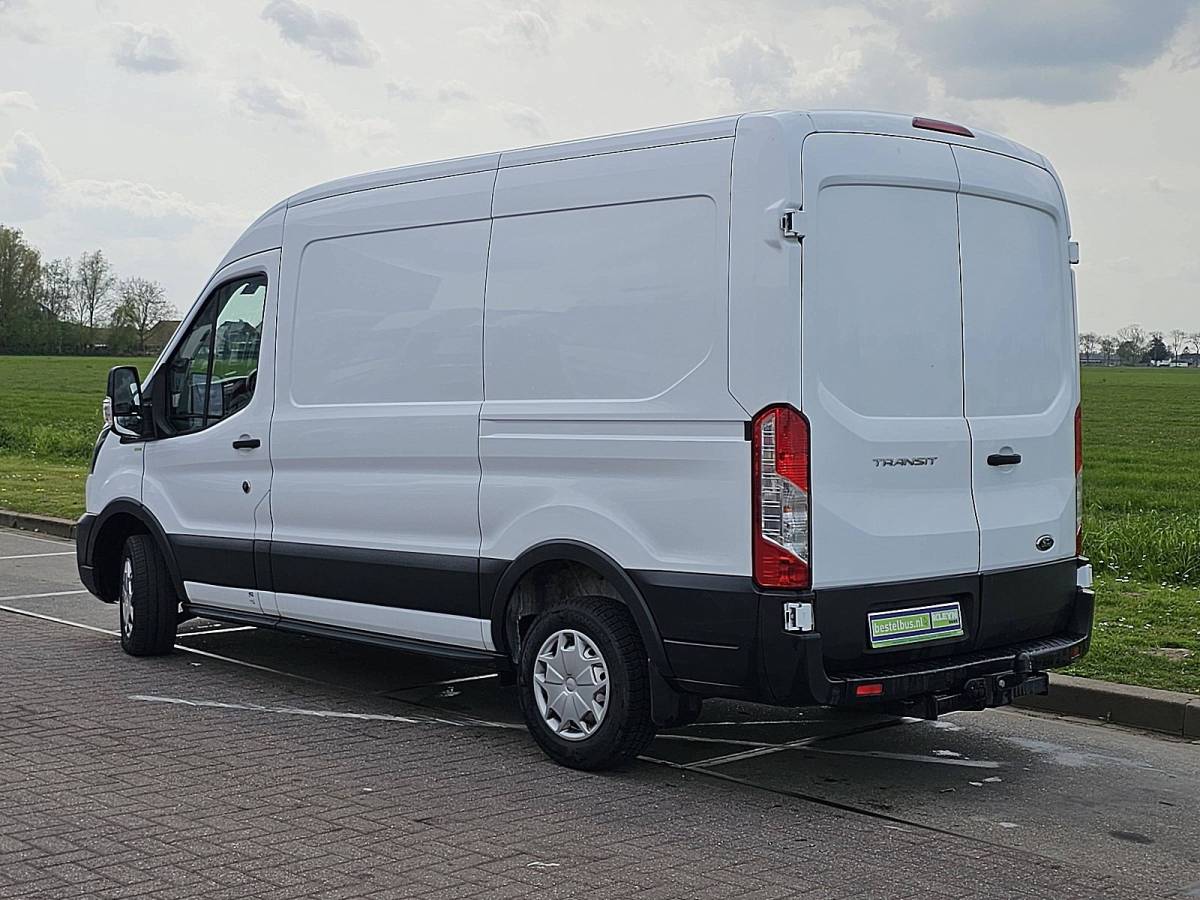 Ford Transit FORD TRANSIT 2.0 l2h2 euro6 trekhaak!