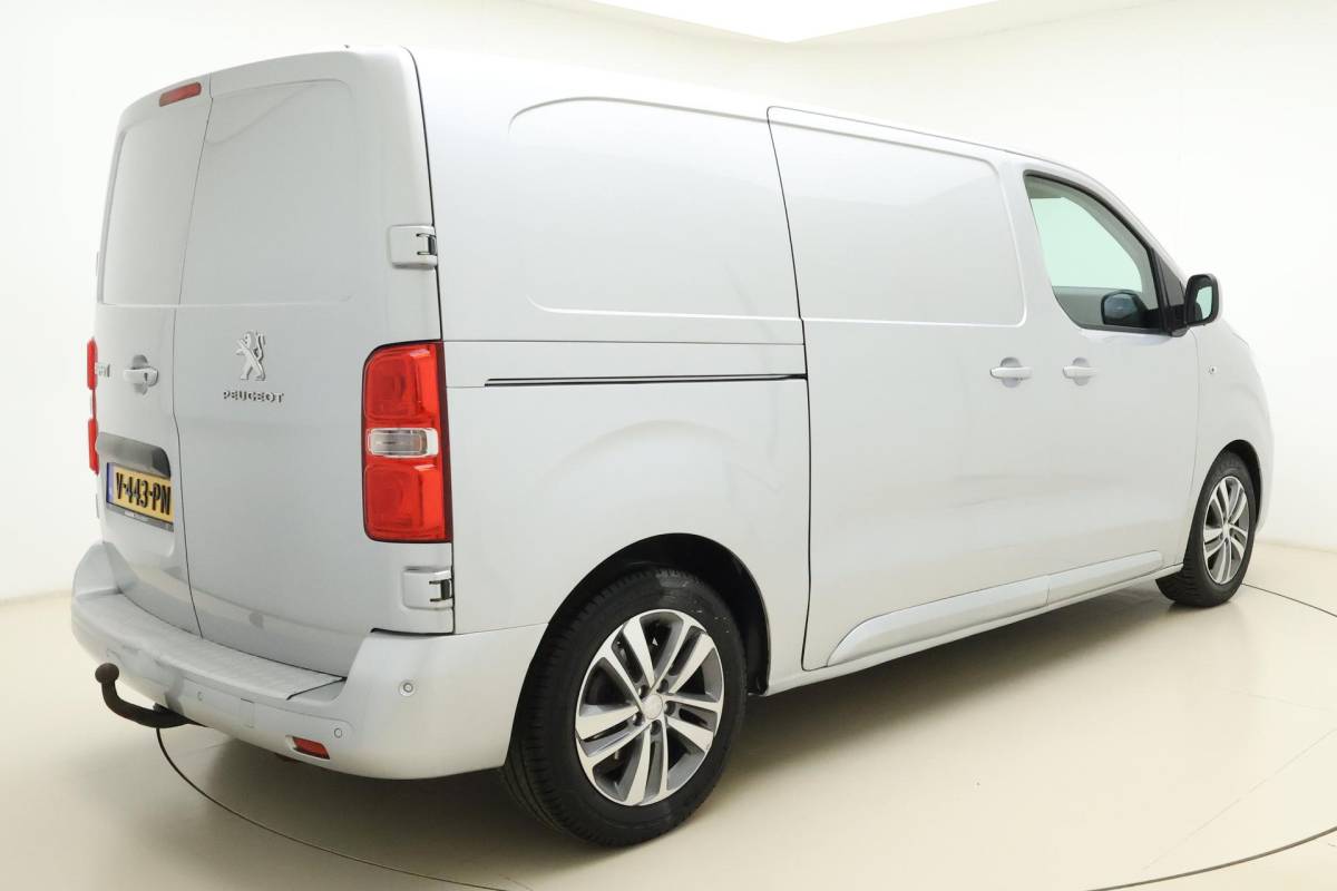 Peugeot Expert Peugeot Expert 227S 2.0 BlueHDI 180pk Automaat Premium Pack | 2-Zits | Trekhaak | Grip Control | Navigatie | Achteruitrijcamera | Airco | Cruise Control | Dodehoeksensor | Laadruimte betimmering