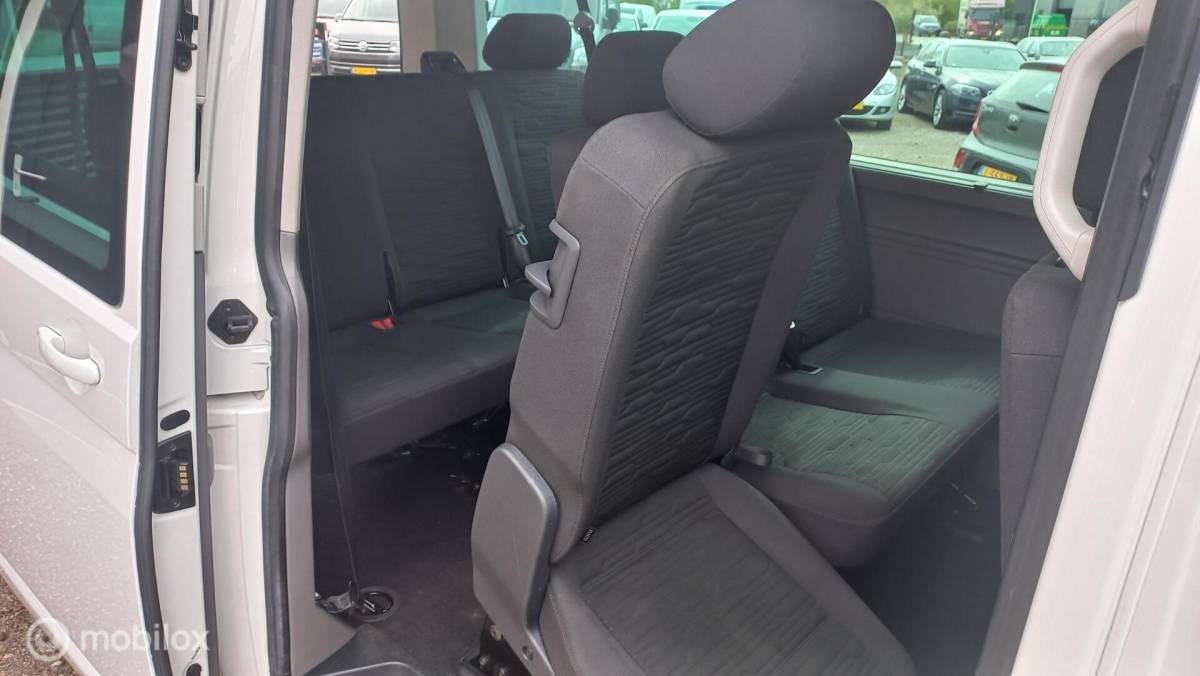 Volkswagen Transporter Volkswagen Transporter Kombi 2.0 TDI L2H1 Highline 9PERSOONS/AUTOMAAT