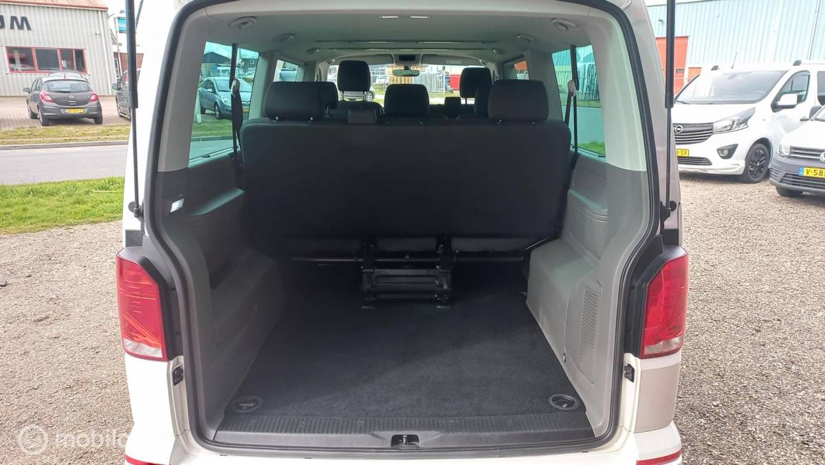 Volkswagen Transporter Volkswagen Transporter Kombi 2.0 TDI L2H1 Highline 9PERSOONS/AUTOMAAT