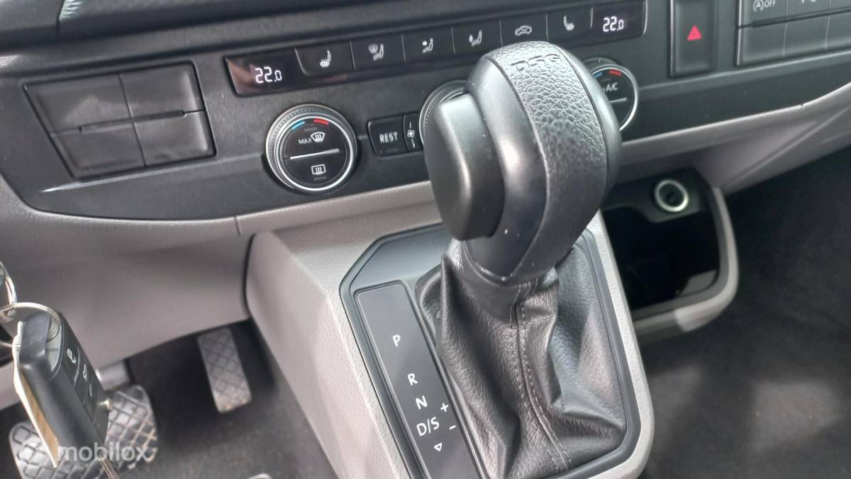 Volkswagen Transporter Volkswagen Transporter Kombi 2.0 TDI L2H1 Highline 9PERSOONS/AUTOMAAT