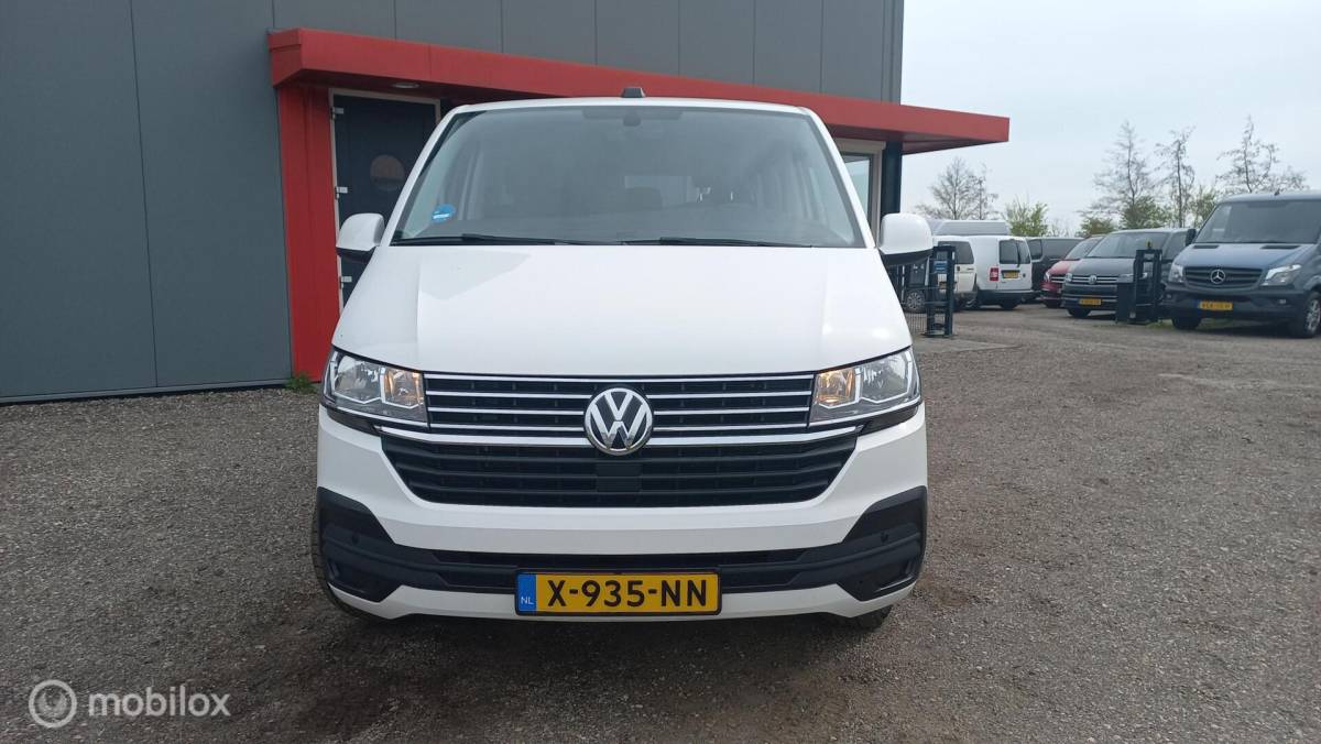 Volkswagen Transporter Volkswagen Transporter Kombi 2.0 TDI L2H1 Highline 9PERSOONS/AUTOMAAT
