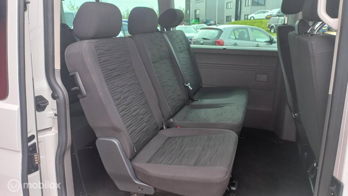 Volkswagen Transporter Volkswagen Transporter Kombi 2.0 TDI L2H1 Highline 9PERSOONS/AUTOMAAT
