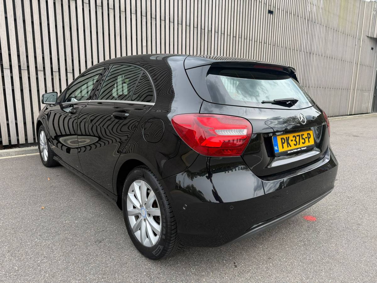 Mercedes-Benz A-Klasse Mercedes-Benz A-klasse 160 Ambition /Led / Cruise / Navigatie