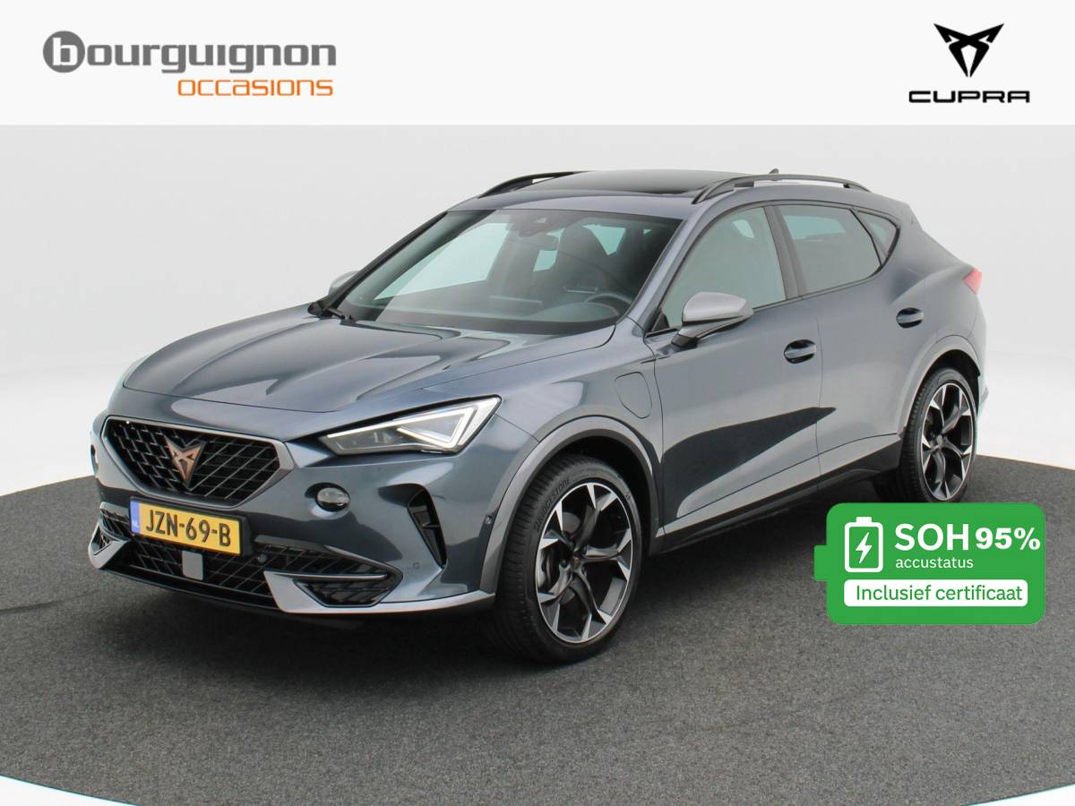 CUPRA Formentor CUPRA Formentor 1.4 e-Hybrid 204 Pk | Stoel/Stuur Verwarming | Panoramadak | Full LED | Adaptive Cruise | Navigatie | CarPlay | 19 Inch | 42.420 Km !!