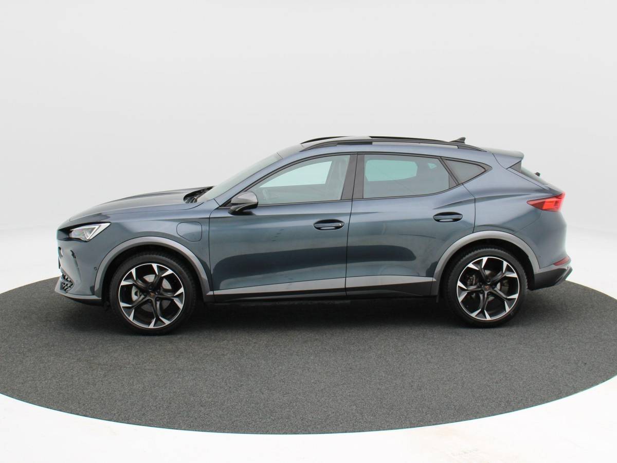 CUPRA Formentor CUPRA Formentor 1.4 e-Hybrid 204 Pk | Stoel/Stuur Verwarming | Panoramadak | Full LED | Adaptive Cruise | Navigatie | CarPlay | 19 Inch | 42.420 Km !!