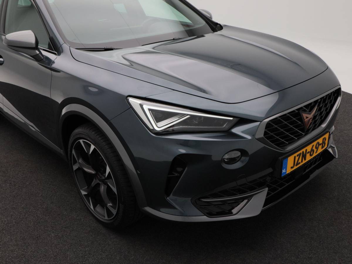 CUPRA Formentor CUPRA Formentor 1.4 e-Hybrid 204 Pk | Stoel/Stuur Verwarming | Panoramadak | Full LED | Adaptive Cruise | Navigatie | CarPlay | 19 Inch | 42.420 Km !!