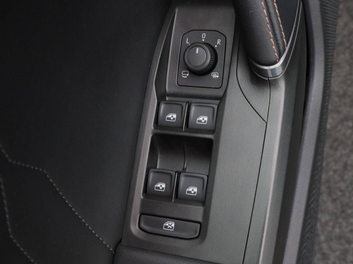 CUPRA Formentor CUPRA Formentor 1.4 e-Hybrid 204 Pk | Stoel/Stuur Verwarming | Panoramadak | Full LED | Adaptive Cruise | Navigatie | CarPlay | 19 Inch | 42.420 Km !!