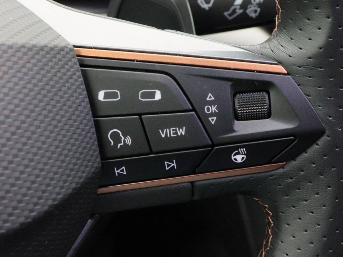 CUPRA Formentor CUPRA Formentor 1.4 e-Hybrid 204 Pk | Stoel/Stuur Verwarming | Panoramadak | Full LED | Adaptive Cruise | Navigatie | CarPlay | 19 Inch | 42.420 Km !!