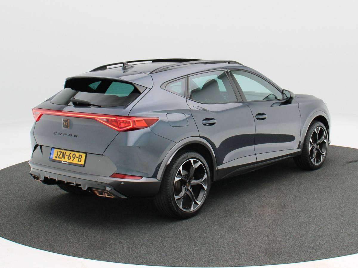 CUPRA Formentor CUPRA Formentor 1.4 e-Hybrid 204 Pk | Stoel/Stuur Verwarming | Panoramadak | Full LED | Adaptive Cruise | Navigatie | CarPlay | 19 Inch | 42.420 Km !!