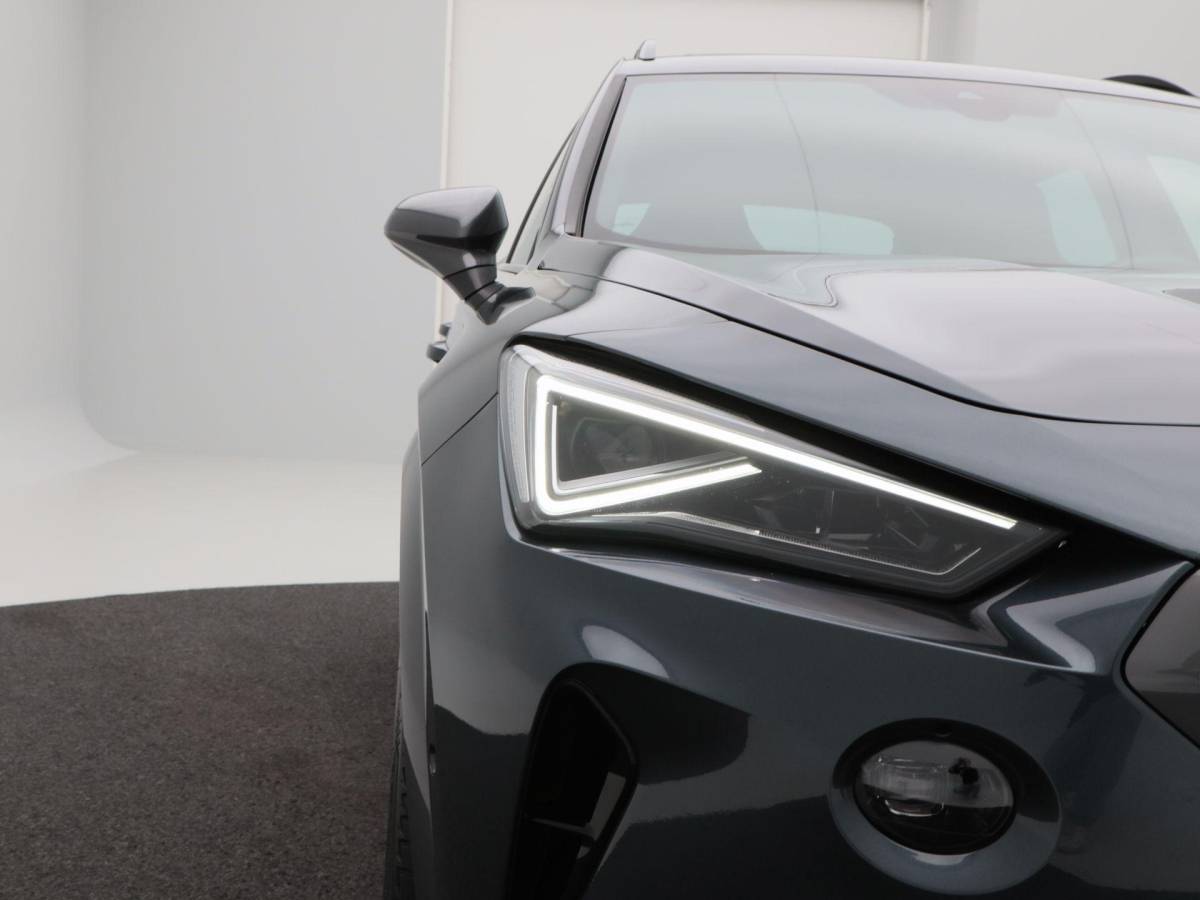 CUPRA Formentor CUPRA Formentor 1.4 e-Hybrid 204 Pk | Stoel/Stuur Verwarming | Panoramadak | Full LED | Adaptive Cruise | Navigatie | CarPlay | 19 Inch | 42.420 Km !!