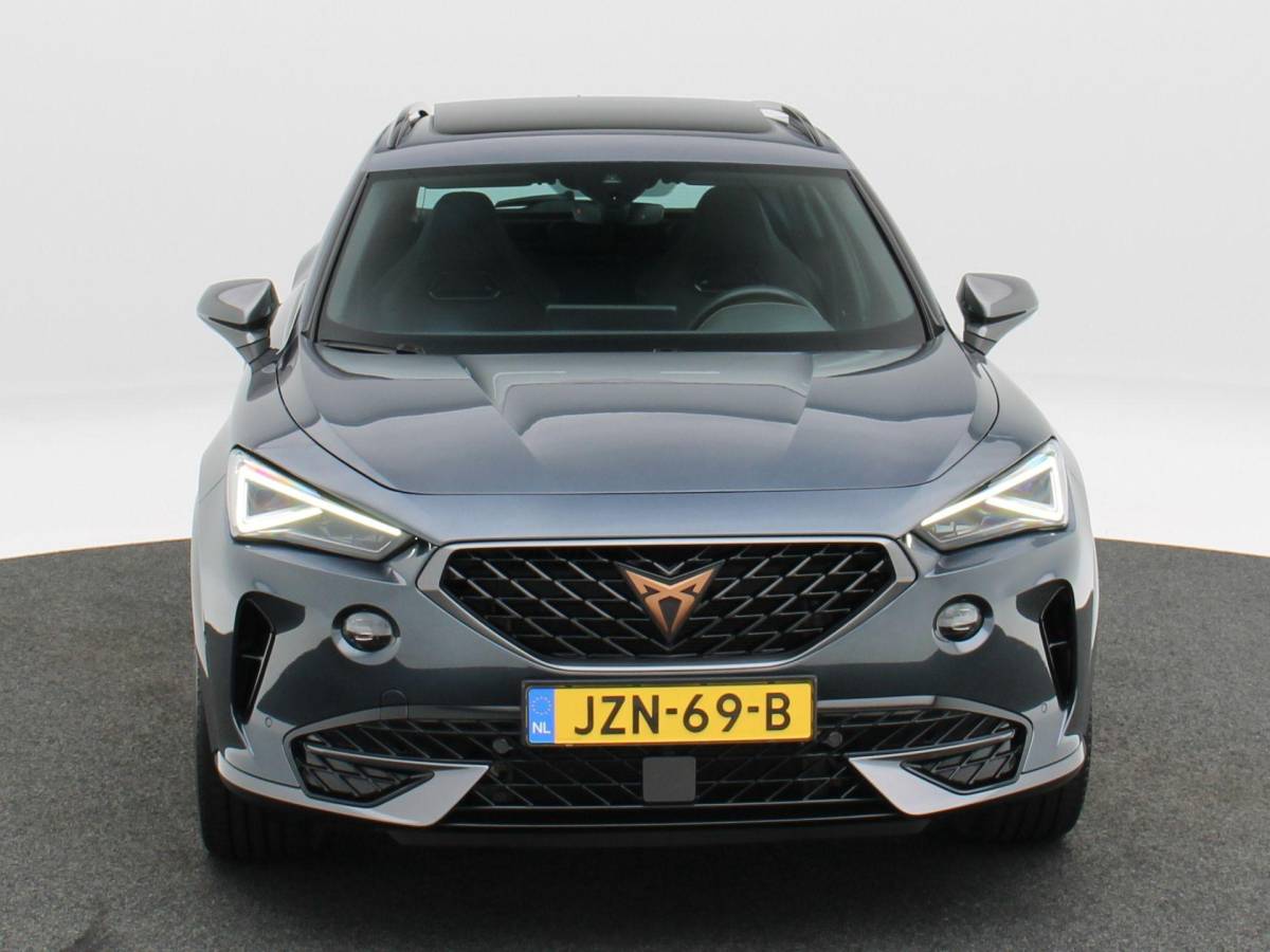 CUPRA Formentor CUPRA Formentor 1.4 e-Hybrid 204 Pk | Stoel/Stuur Verwarming | Panoramadak | Full LED | Adaptive Cruise | Navigatie | CarPlay | 19 Inch | 42.420 Km !!