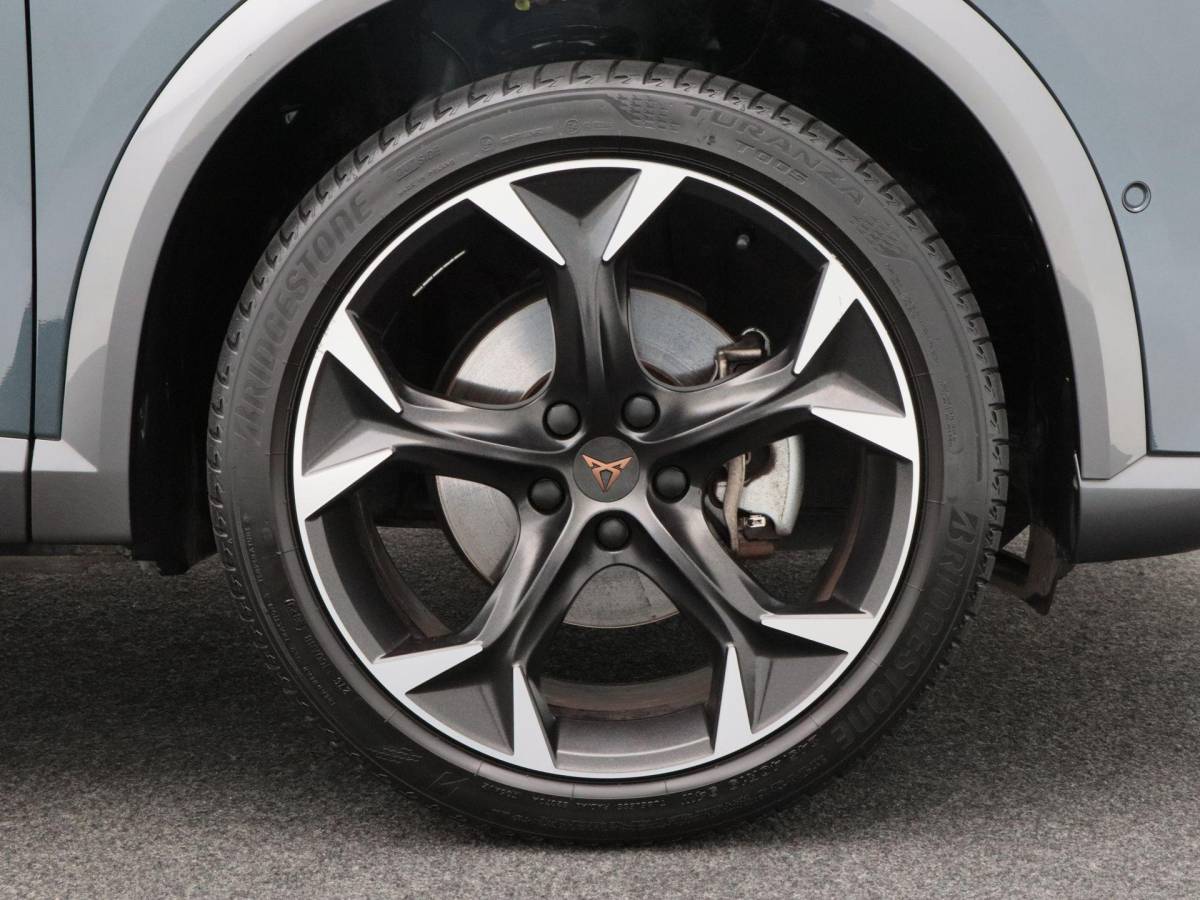 CUPRA Formentor CUPRA Formentor 1.4 e-Hybrid 204 Pk | Stoel/Stuur Verwarming | Panoramadak | Full LED | Adaptive Cruise | Navigatie | CarPlay | 19 Inch | 42.420 Km !!