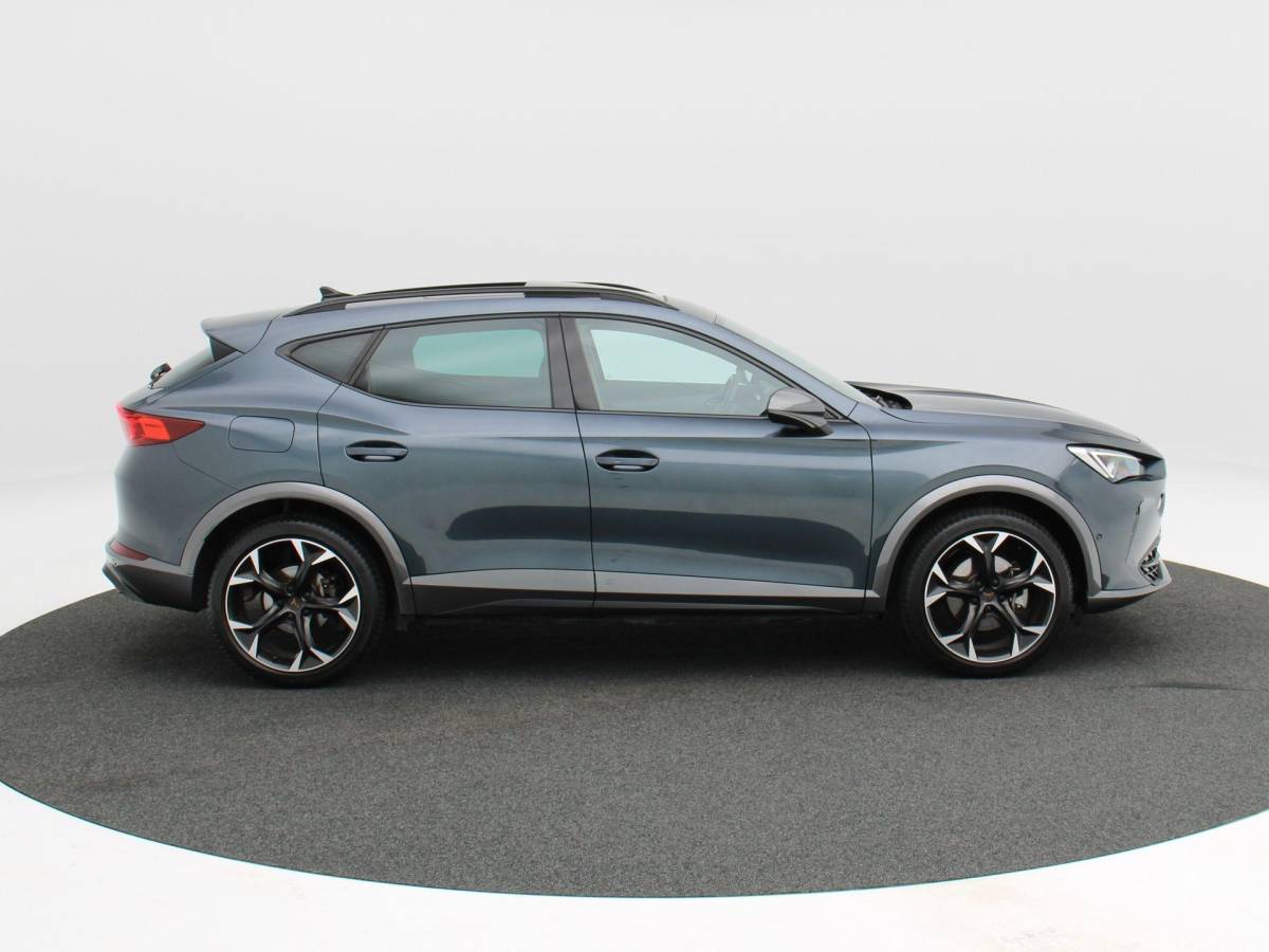 CUPRA Formentor CUPRA Formentor 1.4 e-Hybrid 204 Pk | Stoel/Stuur Verwarming | Panoramadak | Full LED | Adaptive Cruise | Navigatie | CarPlay | 19 Inch | 42.420 Km !!
