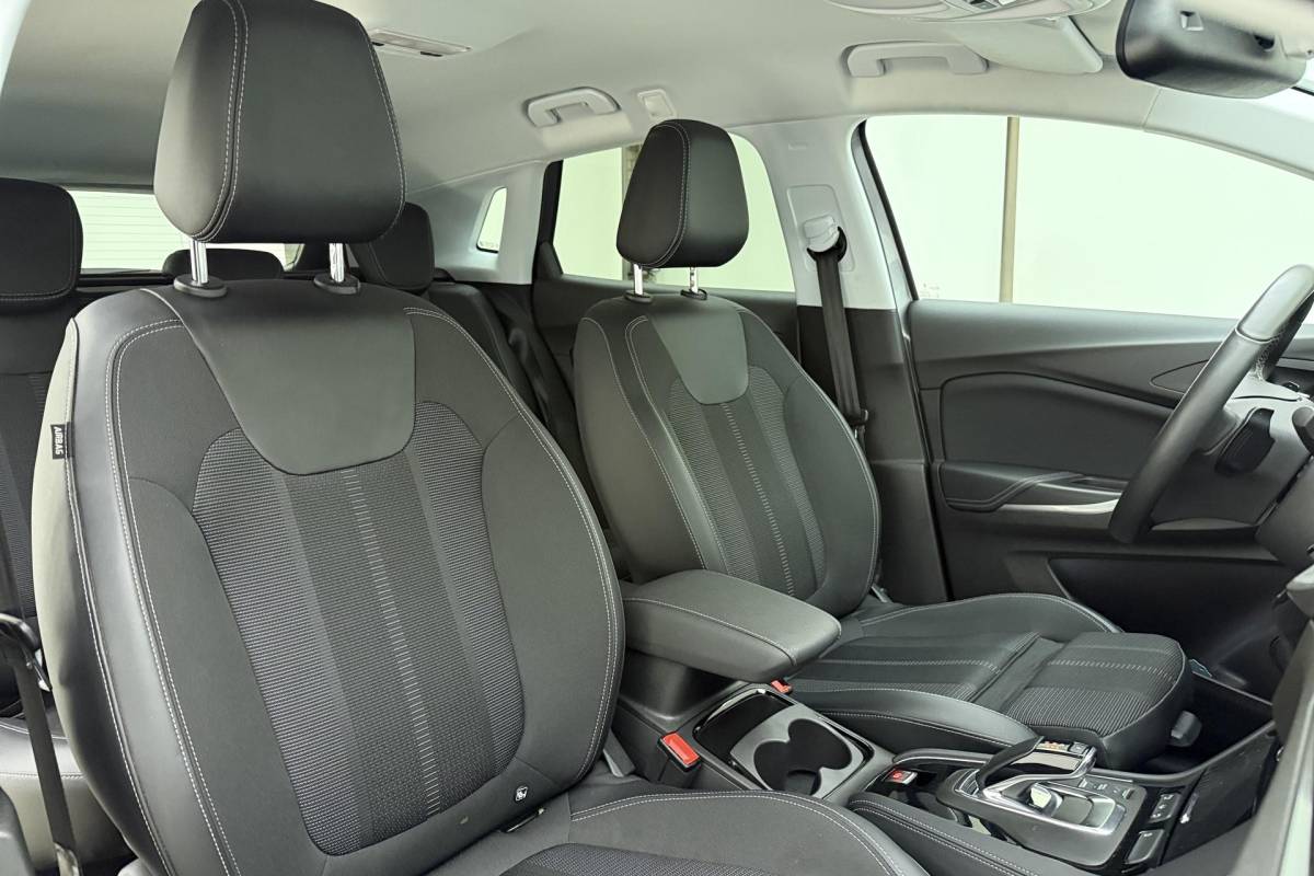 Opel Grandland Opel Grandland 1.2 Turbo Level 3 | Adaptive Cruise Control | Stoelverwarming | Verwarmd stuurwiel | Navigatie | Camera | Elektrische kofferklep | Full LED | Keyless Entry & Start | 1e Eigenaar