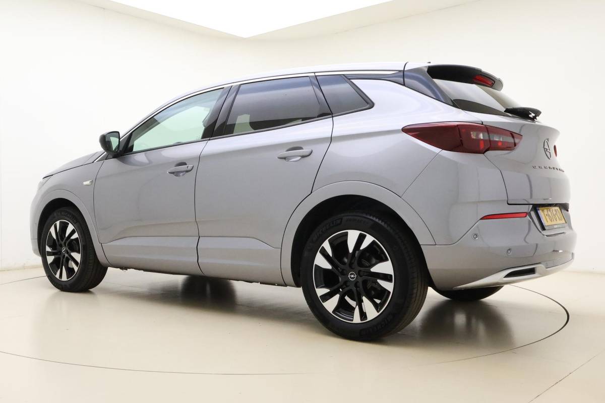 Opel Grandland Opel Grandland 1.2 Turbo Level 3 | Adaptive Cruise Control | Stoelverwarming | Verwarmd stuurwiel | Navigatie | Camera | Elektrische kofferklep | Full LED | Keyless Entry & Start | 1e Eigenaar
