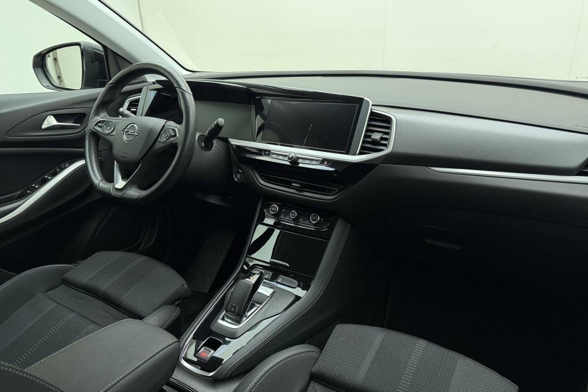 Opel Grandland Opel Grandland 1.2 Turbo Level 3 | Adaptive Cruise Control | Stoelverwarming | Verwarmd stuurwiel | Navigatie | Camera | Elektrische kofferklep | Full LED | Keyless Entry & Start | 1e Eigenaar