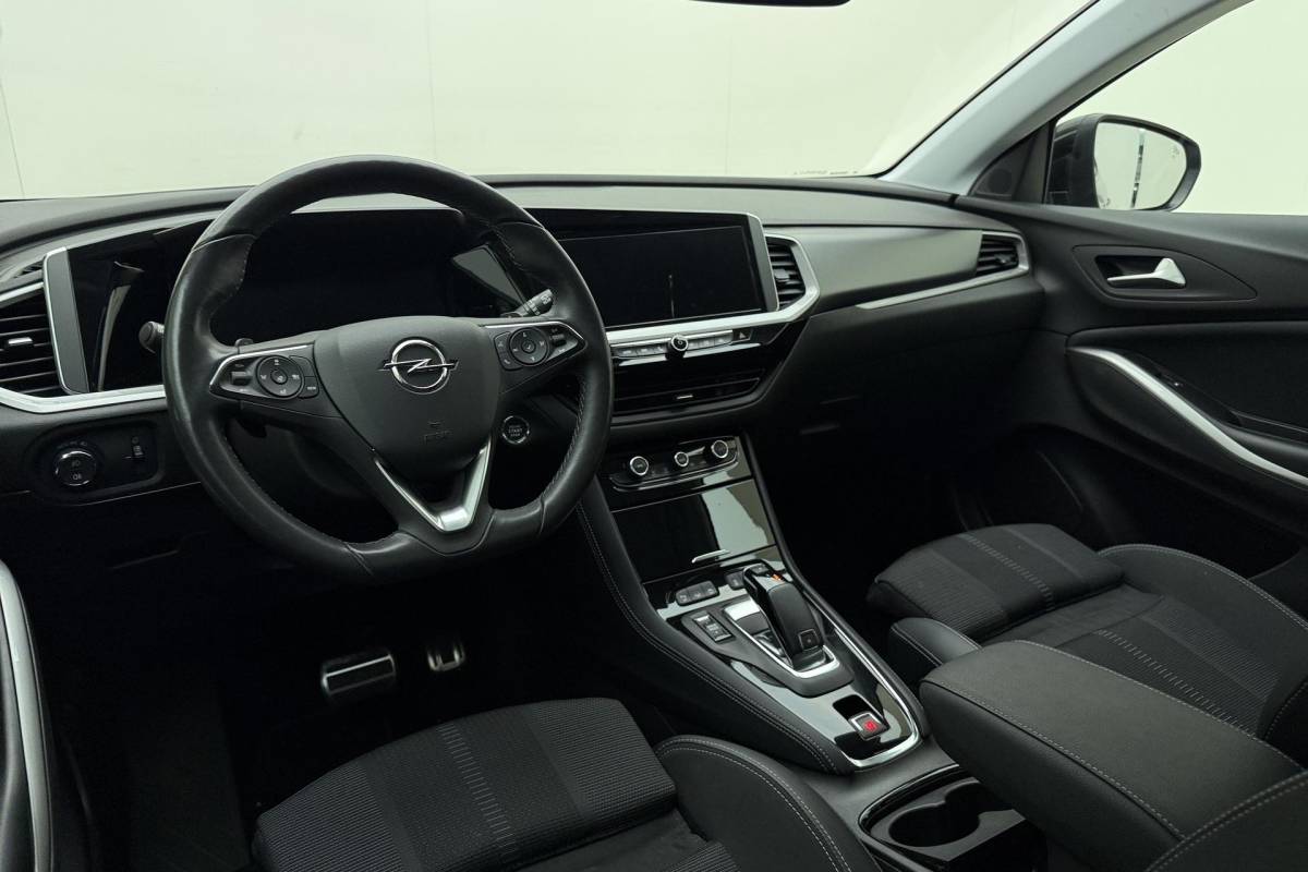 Opel Grandland Opel Grandland 1.2 Turbo Level 3 | Adaptive Cruise Control | Stoelverwarming | Verwarmd stuurwiel | Navigatie | Camera | Elektrische kofferklep | Full LED | Keyless Entry & Start | 1e Eigenaar