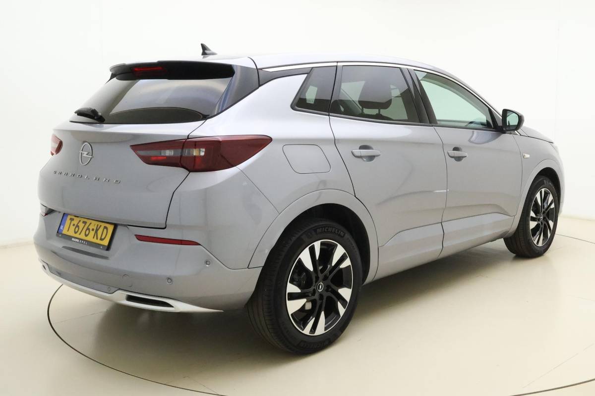 Opel Grandland Opel Grandland 1.2 Turbo Level 3 | Adaptive Cruise Control | Stoelverwarming | Verwarmd stuurwiel | Navigatie | Camera | Elektrische kofferklep | Full LED | Keyless Entry & Start | 1e Eigenaar