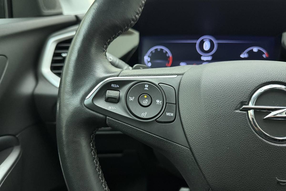 Opel Grandland Opel Grandland 1.2 Turbo Level 3 | Adaptive Cruise Control | Stoelverwarming | Verwarmd stuurwiel | Navigatie | Camera | Elektrische kofferklep | Full LED | Keyless Entry & Start | 1e Eigenaar