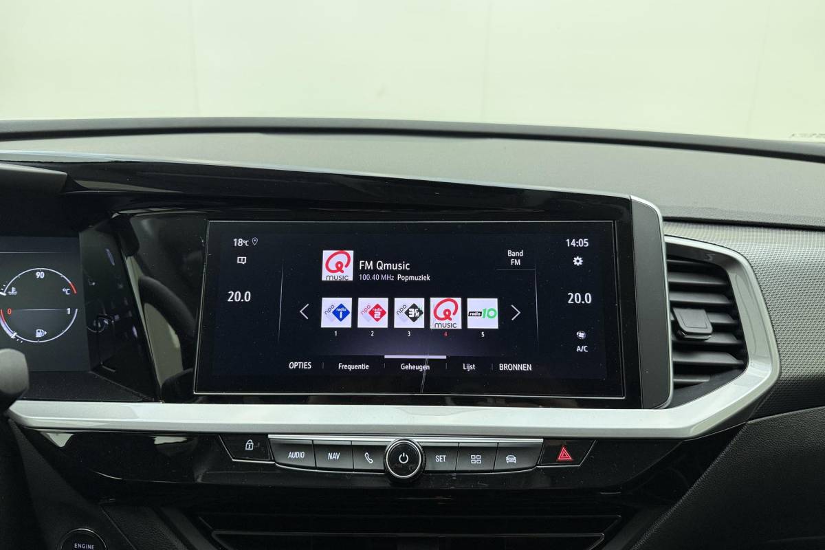 Opel Grandland Opel Grandland 1.2 Turbo Level 3 | Adaptive Cruise Control | Stoelverwarming | Verwarmd stuurwiel | Navigatie | Camera | Elektrische kofferklep | Full LED | Keyless Entry & Start | 1e Eigenaar