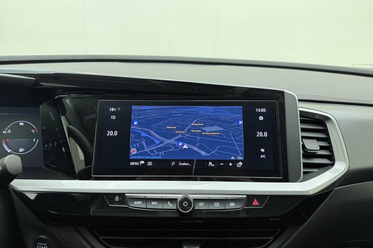 Opel Grandland Opel Grandland 1.2 Turbo Level 3 | Adaptive Cruise Control | Stoelverwarming | Verwarmd stuurwiel | Navigatie | Camera | Elektrische kofferklep | Full LED | Keyless Entry & Start | 1e Eigenaar