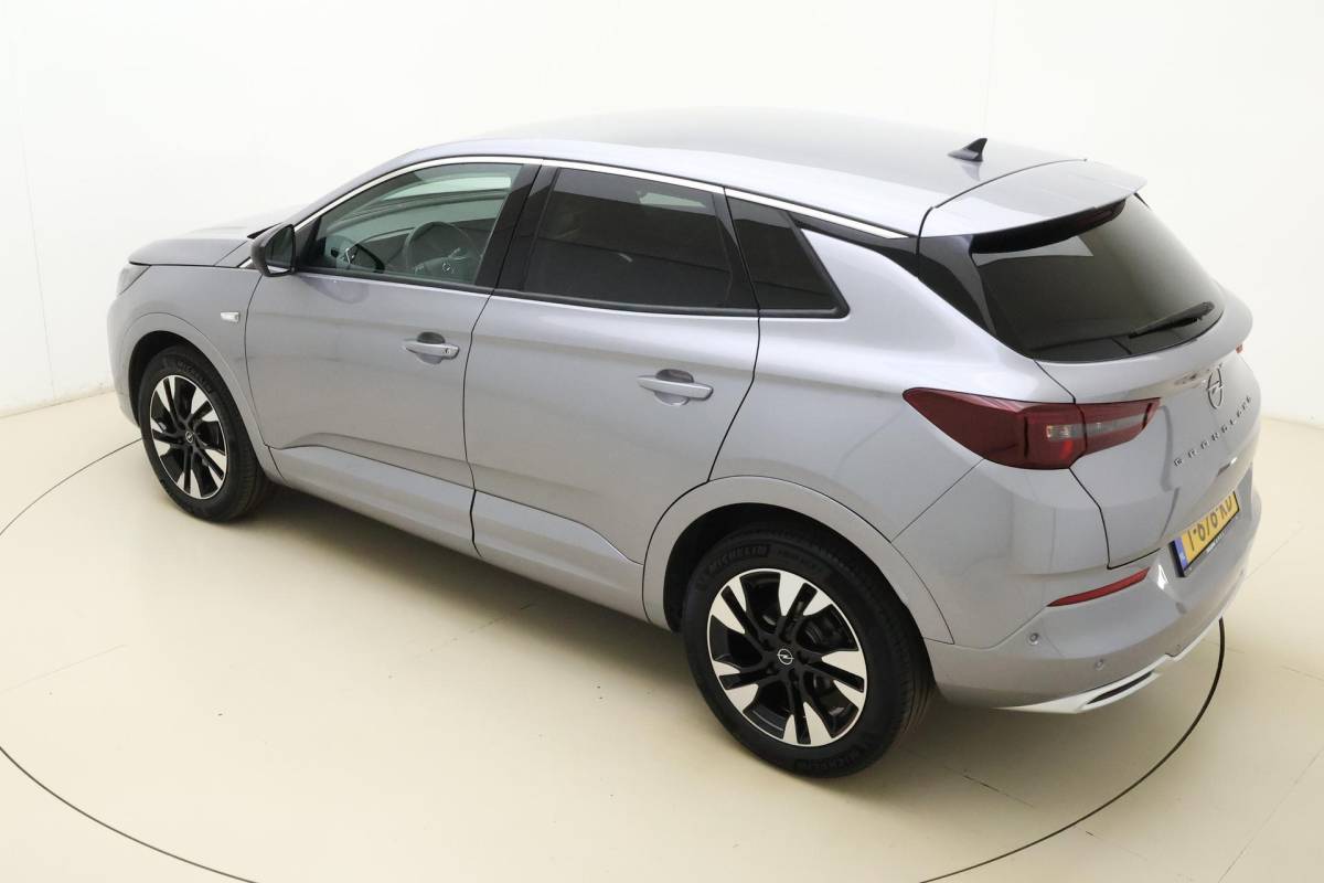 Opel Grandland Opel Grandland 1.2 Turbo Level 3 | Adaptive Cruise Control | Stoelverwarming | Verwarmd stuurwiel | Navigatie | Camera | Elektrische kofferklep | Full LED | Keyless Entry & Start | 1e Eigenaar