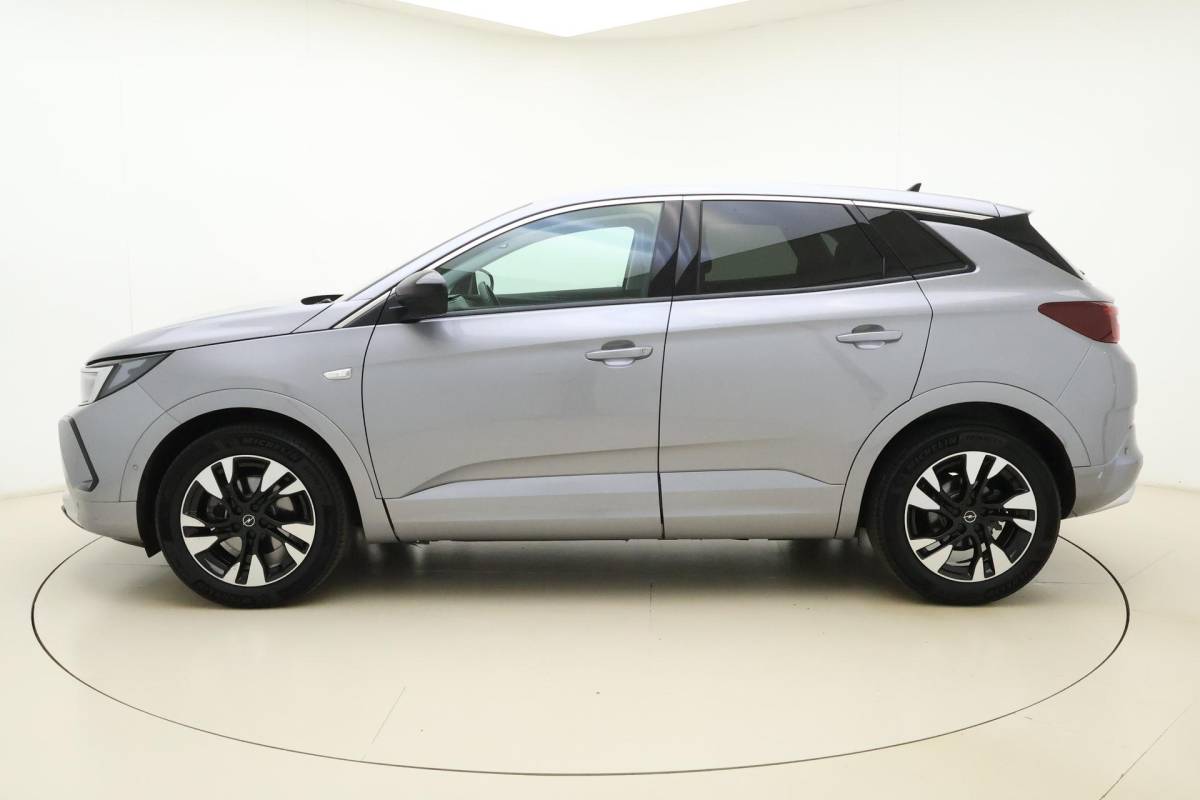 Opel Grandland Opel Grandland 1.2 Turbo Level 3 | Adaptive Cruise Control | Stoelverwarming | Verwarmd stuurwiel | Navigatie | Camera | Elektrische kofferklep | Full LED | Keyless Entry & Start | 1e Eigenaar
