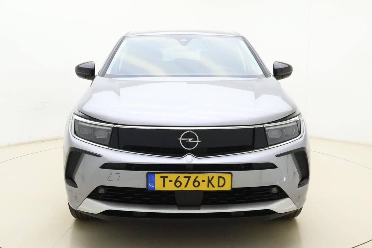 Opel Grandland Opel Grandland 1.2 Turbo Level 3 | Adaptive Cruise Control | Stoelverwarming | Verwarmd stuurwiel | Navigatie | Camera | Elektrische kofferklep | Full LED | Keyless Entry & Start | 1e Eigenaar
