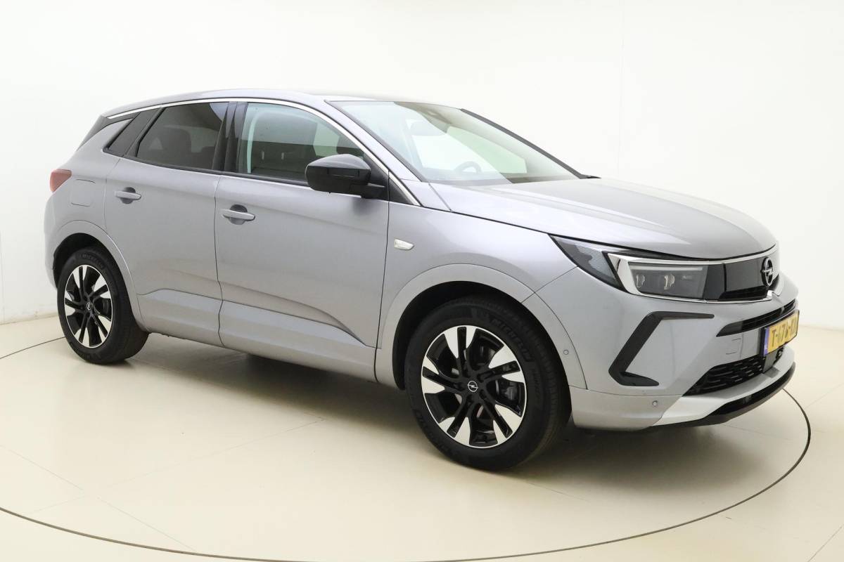 Opel Grandland Opel Grandland 1.2 Turbo Level 3 | Adaptive Cruise Control | Stoelverwarming | Verwarmd stuurwiel | Navigatie | Camera | Elektrische kofferklep | Full LED | Keyless Entry & Start | 1e Eigenaar