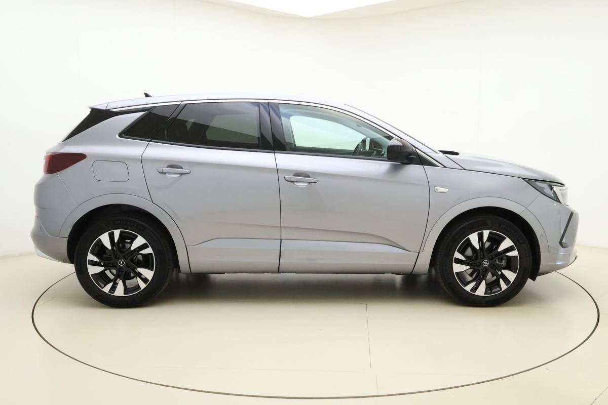 Opel Grandland Opel Grandland 1.2 Turbo Level 3 | Adaptive Cruise Control | Stoelverwarming | Verwarmd stuurwiel | Navigatie | Camera | Elektrische kofferklep | Full LED | Keyless Entry & Start | 1e Eigenaar