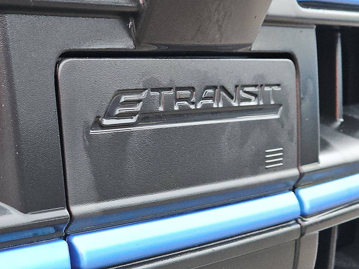 Ford E-Transit FORD E-TRANSIT bakwagen laadklep!