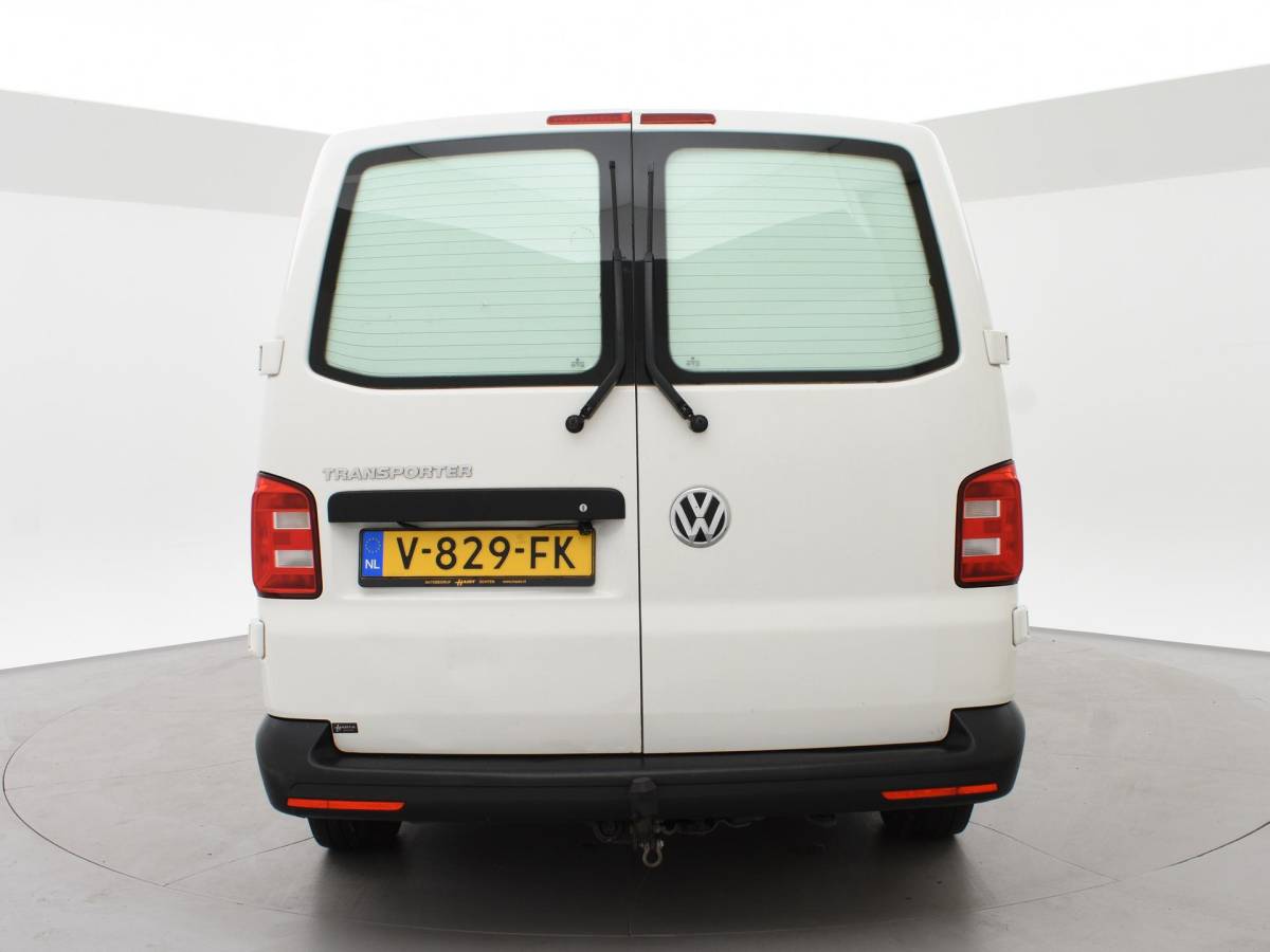 Volkswagen Transporter Volkswagen Transporter 2.0 TDI L2H1 5-PERS DUBBEL CABINE EURO 6 | APPLE CARPLAY | TREKHAAK 2200 KG | CAMERA