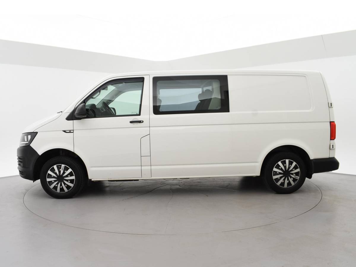 Volkswagen Transporter Volkswagen Transporter 2.0 TDI L2H1 5-PERS DUBBEL CABINE EURO 6 | APPLE CARPLAY | TREKHAAK 2200 KG | CAMERA