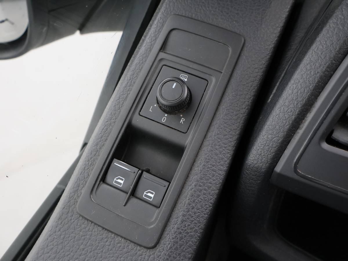 Volkswagen Transporter Volkswagen Transporter 2.0 TDI L2H1 5-PERS DUBBEL CABINE EURO 6 | APPLE CARPLAY | TREKHAAK 2200 KG | CAMERA