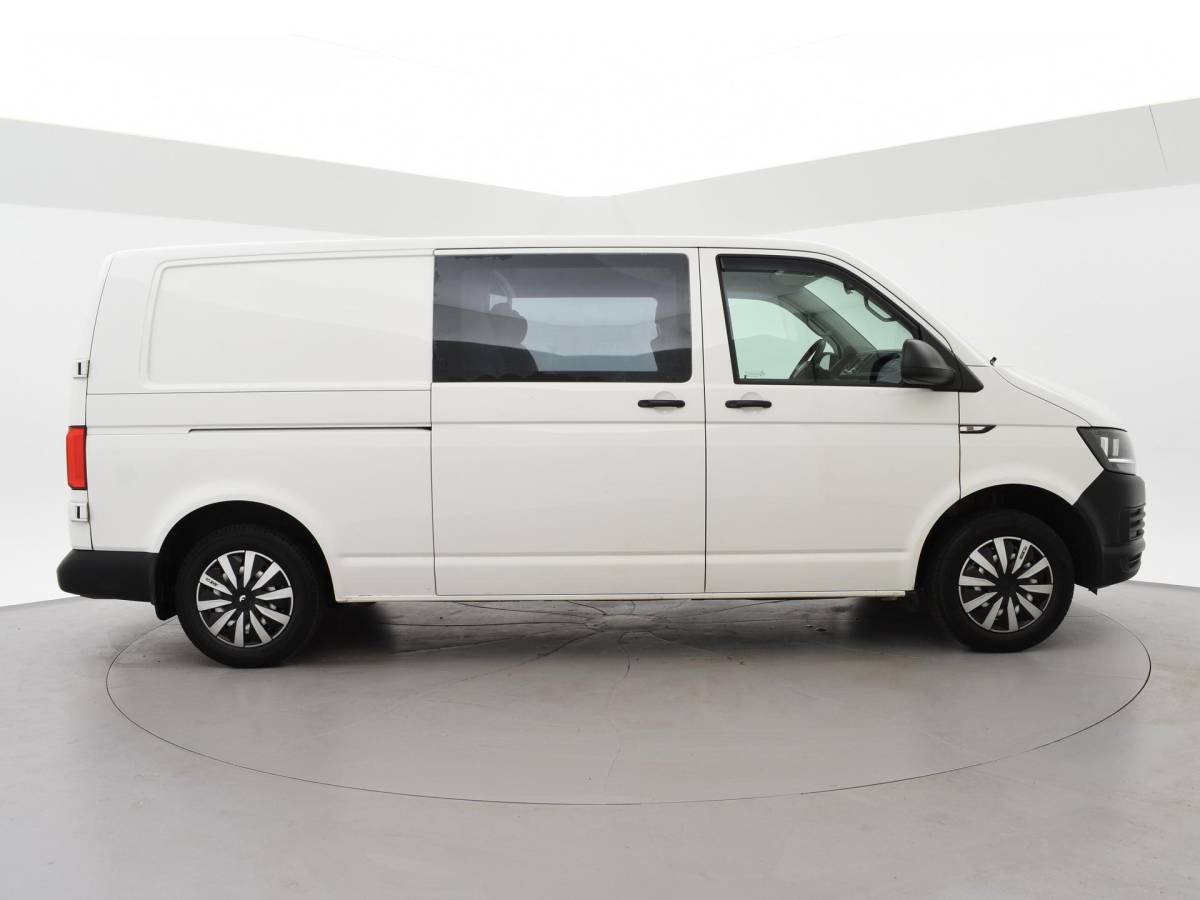 Volkswagen Transporter Volkswagen Transporter 2.0 TDI L2H1 5-PERS DUBBEL CABINE EURO 6 | APPLE CARPLAY | TREKHAAK 2200 KG | CAMERA