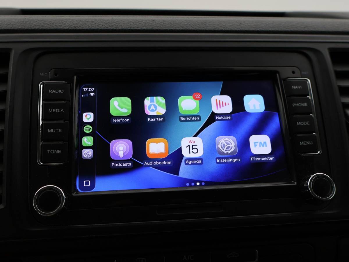Volkswagen Transporter Volkswagen Transporter 2.0 TDI L2H1 5-PERS DUBBEL CABINE EURO 6 | APPLE CARPLAY | TREKHAAK 2200 KG | CAMERA