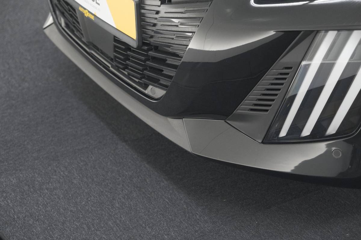 Peugeot 208 Peugeot 208 PureTech 100 Allure | Apple Carplay | Parkeersensoren | Climate Control