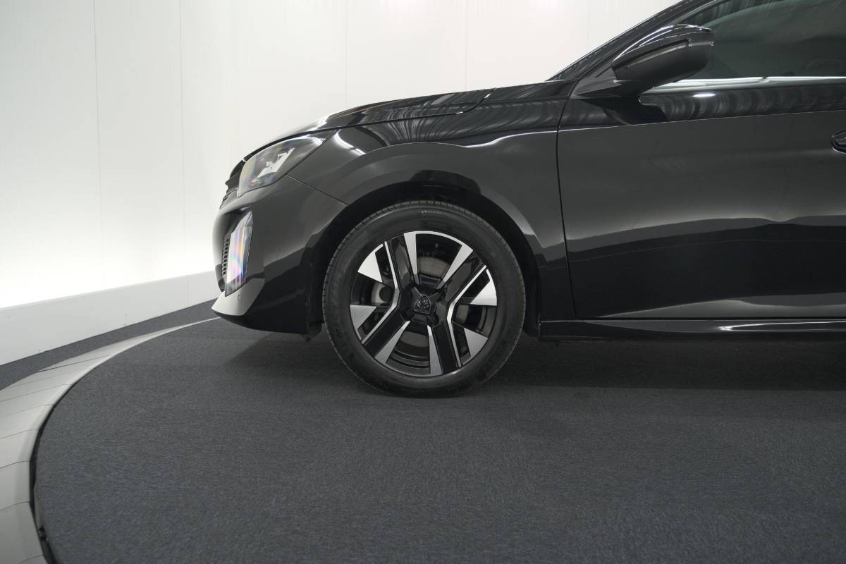 Peugeot 208 Peugeot 208 PureTech 100 Allure | Apple Carplay | Parkeersensoren | Climate Control