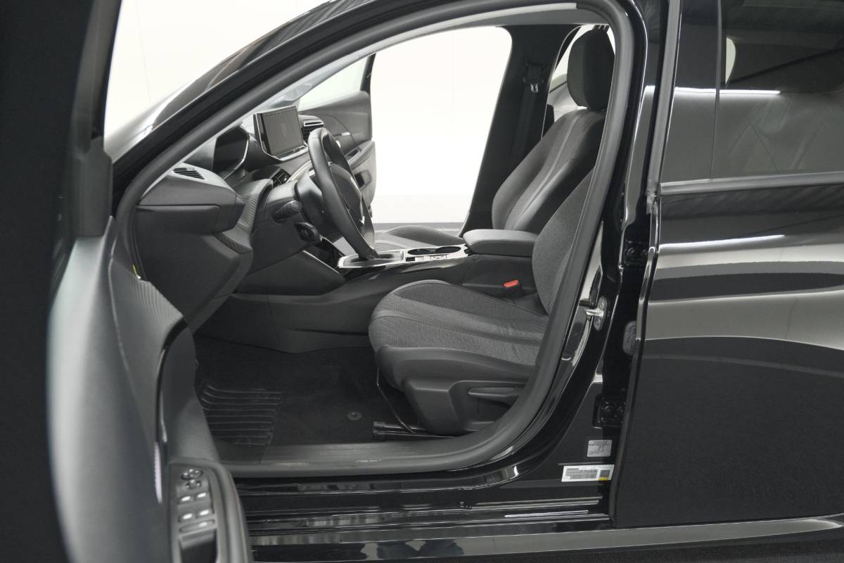 Peugeot 208 Peugeot 208 PureTech 100 Allure | Apple Carplay | Parkeersensoren | Climate Control