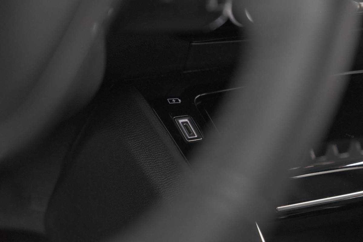 Peugeot 208 Peugeot 208 PureTech 100 Allure | Apple Carplay | Parkeersensoren | Climate Control
