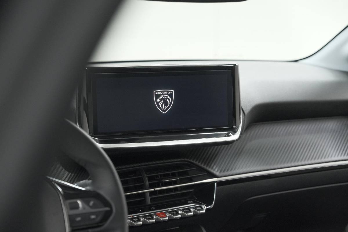 Peugeot 208 Peugeot 208 PureTech 100 Allure | Apple Carplay | Parkeersensoren | Climate Control