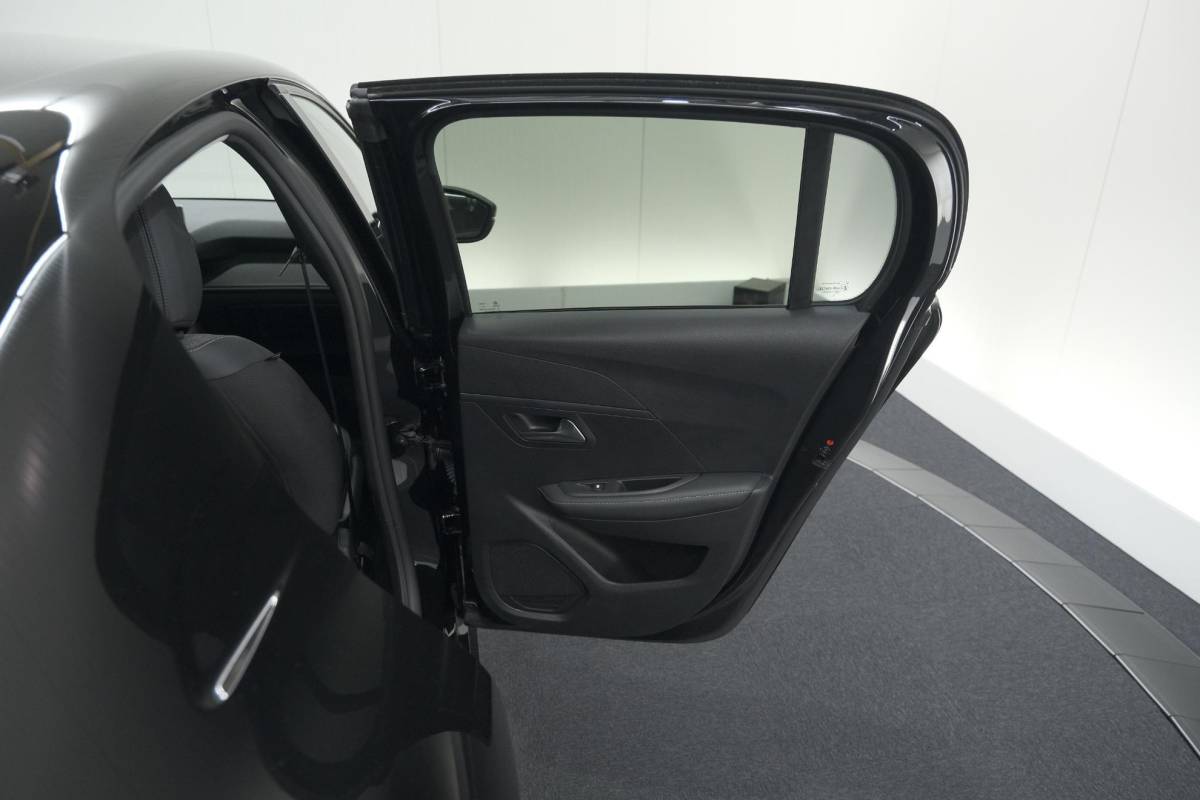 Peugeot 208 Peugeot 208 PureTech 100 Allure | Apple Carplay | Parkeersensoren | Climate Control