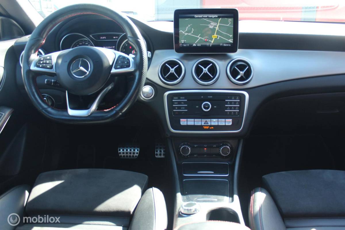 Mercedes-Benz CLA Mercedes CLA-klasse Shooting Brake 180 AMG Pano/Leder/Camera