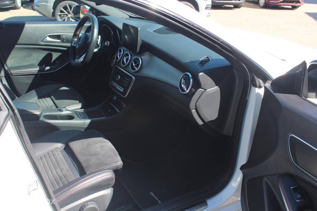 Mercedes-Benz CLA Mercedes CLA-klasse Shooting Brake 180 AMG Pano/Leder/Camera
